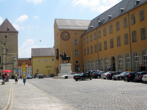 Regensburg  Reiterstandbild am Domplatz